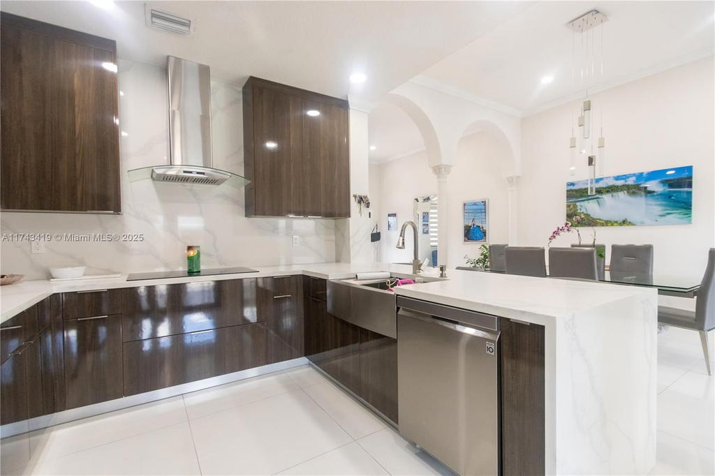 Real estate property located at 7005 5th Ave, Miami-dade, Puppys Sub, Hialeah, FL