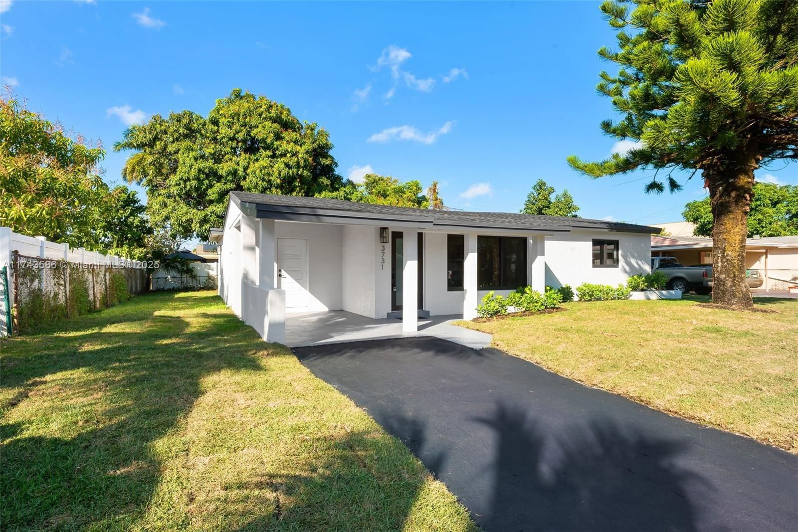 Real estate property located at 3731 4th Ct, Broward, Academy Award Homes Secti, Lauderhill, FL