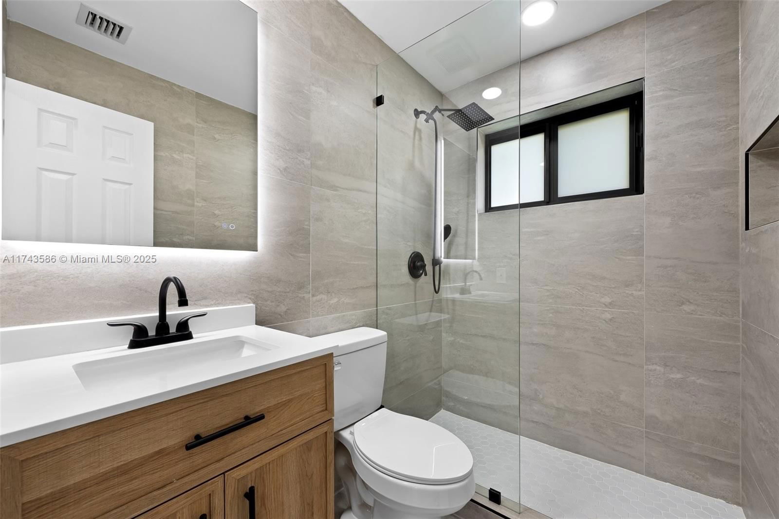 Real estate property located at 3731 4th Ct, Broward, Academy Award Homes Secti, Lauderhill, FL