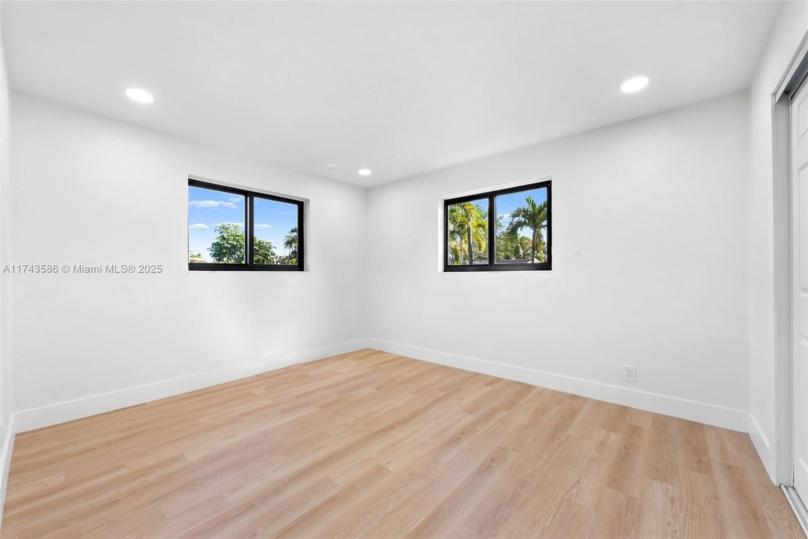 Real estate property located at 3731 4th Ct, Broward, Academy Award Homes Secti, Lauderhill, FL