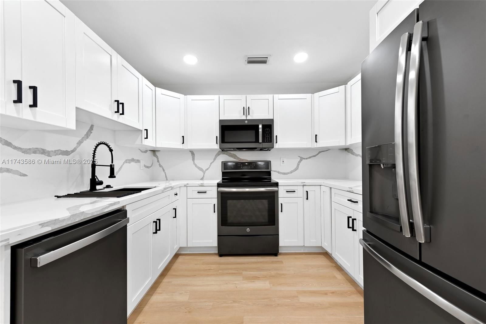 Real estate property located at 3731 4th Ct, Broward, Academy Award Homes Secti, Lauderhill, FL