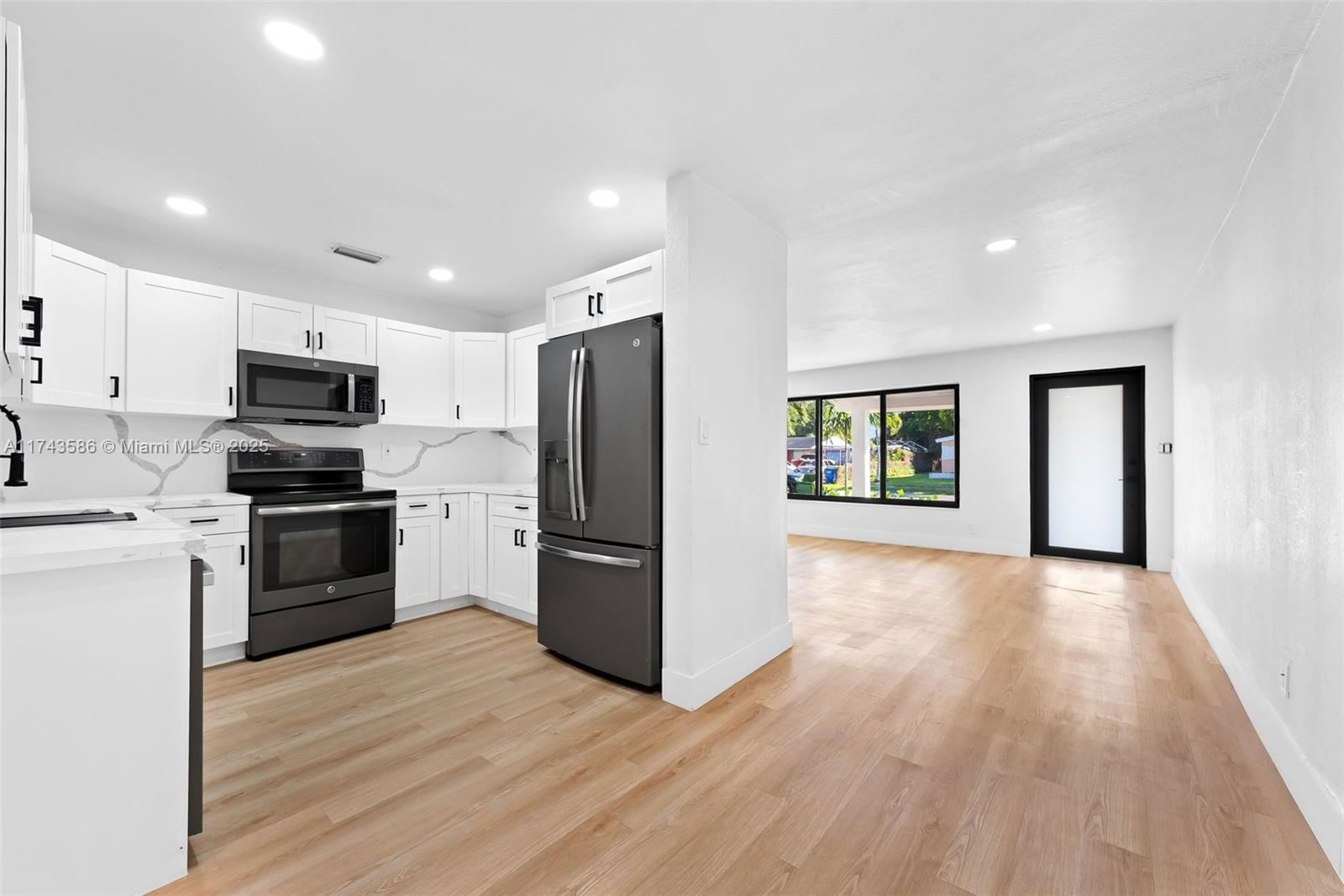 Real estate property located at 3731 4th Ct, Broward, Academy Award Homes Secti, Lauderhill, FL