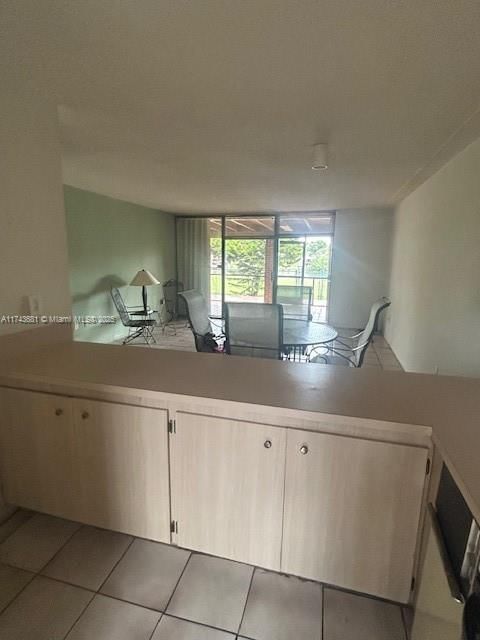 Real estate property located at 2121 122nd Ct, Miami-dade, Greenway Lakes Sec One, Miami, FL