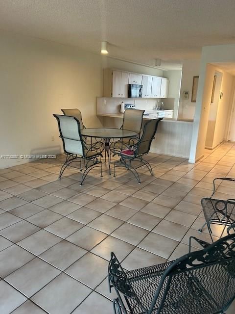 Real estate property located at 2121 122nd Ct, Miami-dade, Greenway Lakes Sec One, Miami, FL