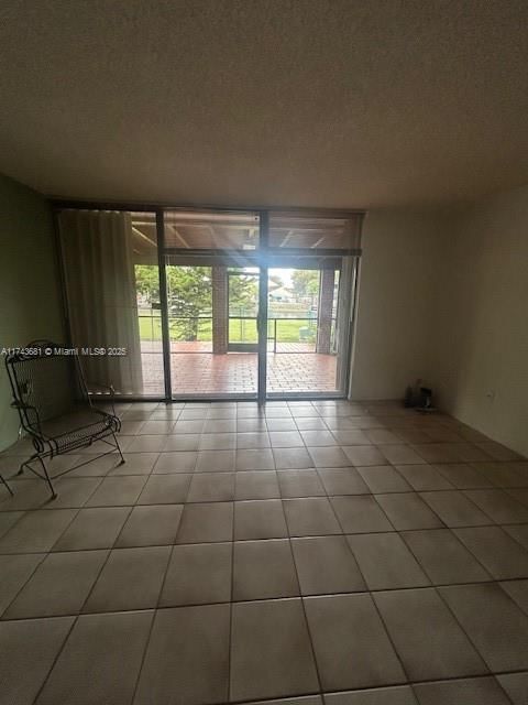 Real estate property located at 2121 122nd Ct, Miami-dade, Greenway Lakes Sec One, Miami, FL