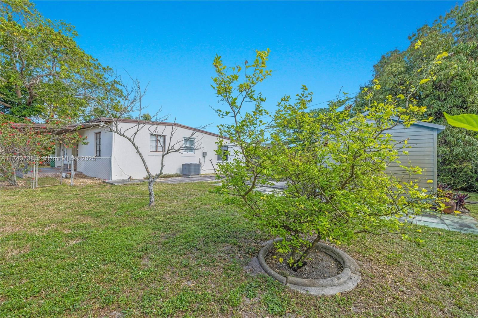 Real estate property located at 4901 100th Ct, Miami-dade, Tropical Estates 1st Addn, Miami, FL