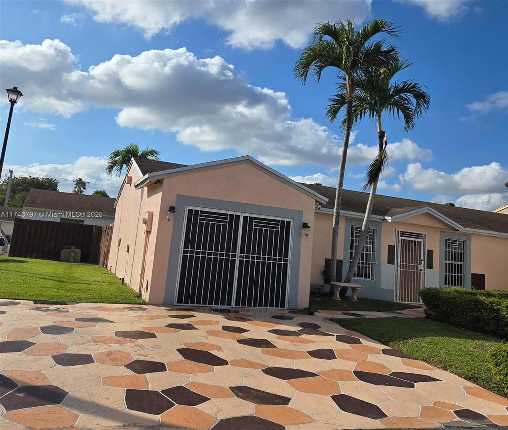 Real estate property located at 6771 199th Ter, Miami-dade, Country Lake Homes 2nd Ad, Hialeah, FL