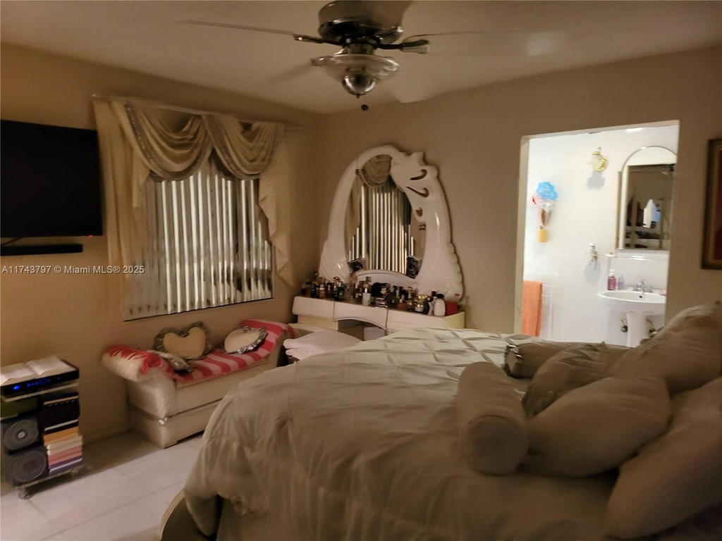 Real estate property located at 6771 199th Ter, Miami-dade, Country Lake Homes 2nd Ad, Hialeah, FL