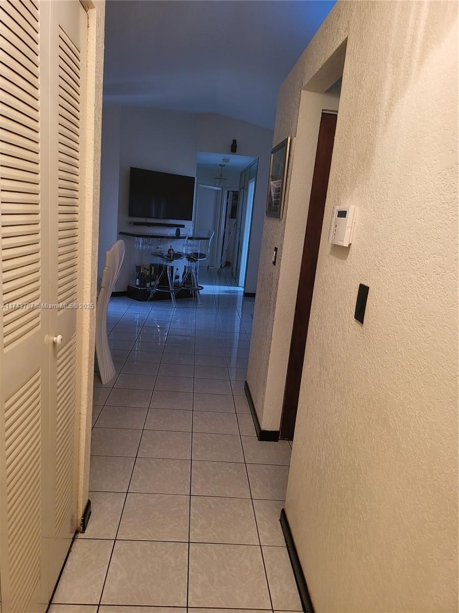 Real estate property located at 6771 199th Ter, Miami-dade, Country Lake Homes 2nd Ad, Hialeah, FL