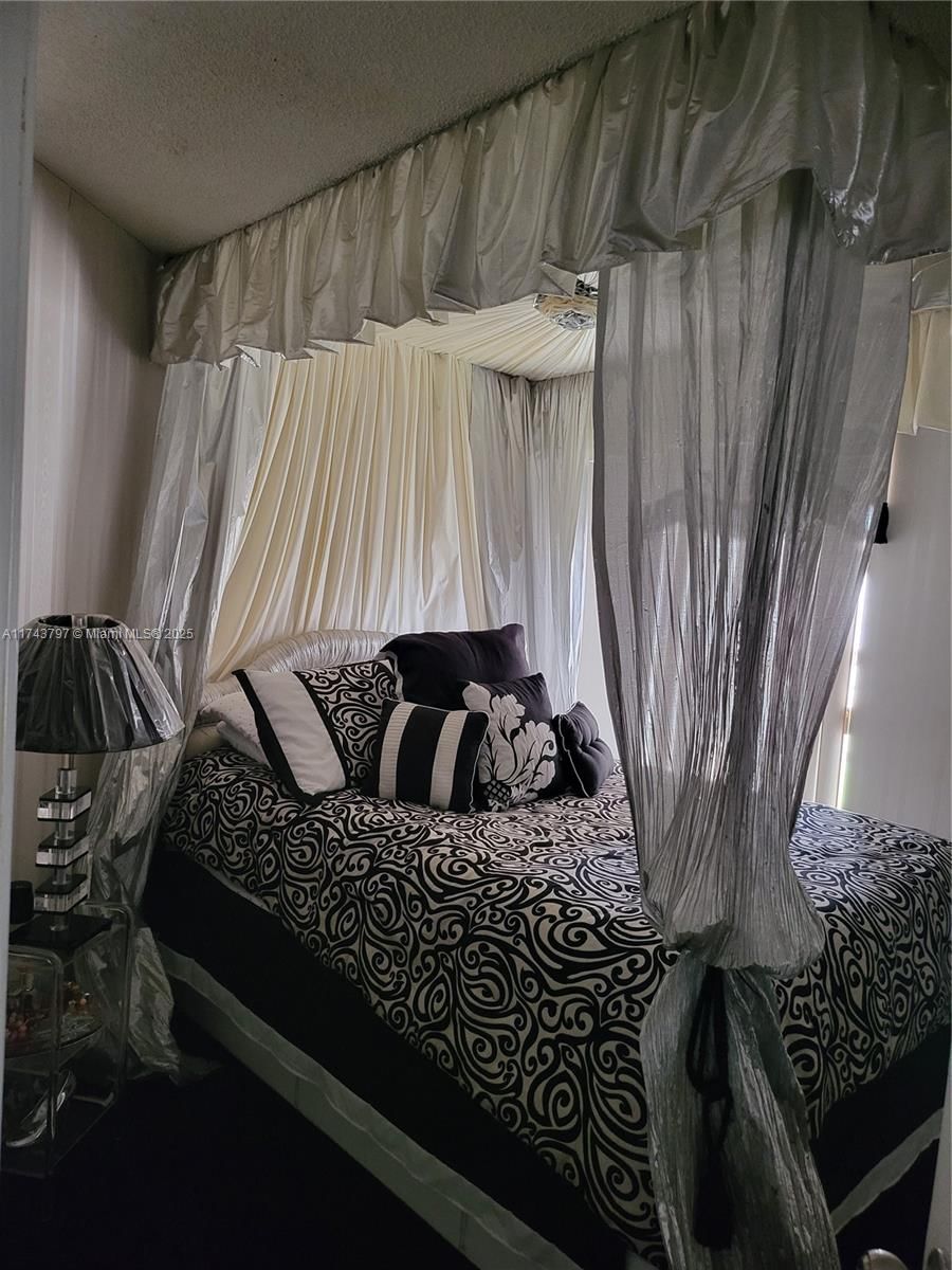 Real estate property located at 6771 199th Ter, Miami-dade, Country Lake Homes 2nd Ad, Hialeah, FL