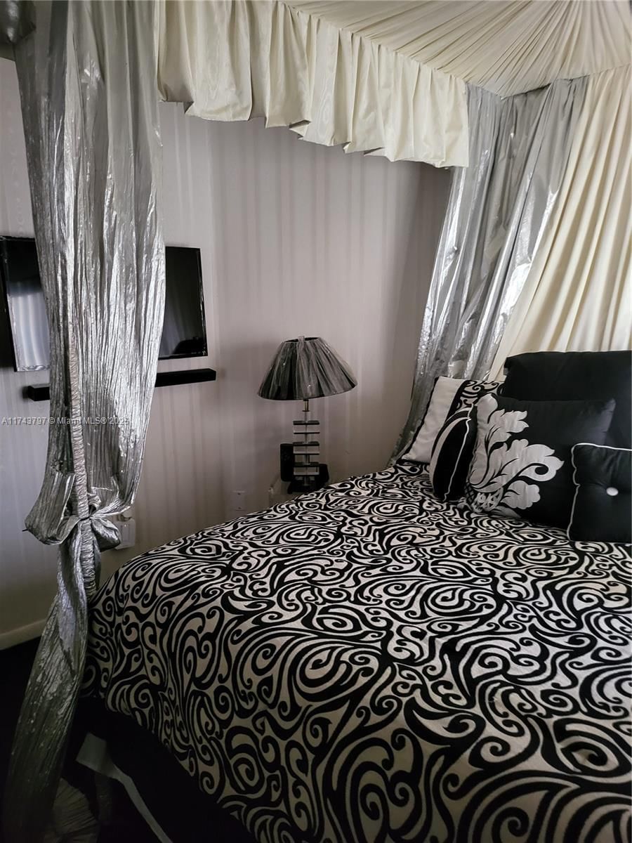 Real estate property located at 6771 199th Ter, Miami-dade, Country Lake Homes 2nd Ad, Hialeah, FL