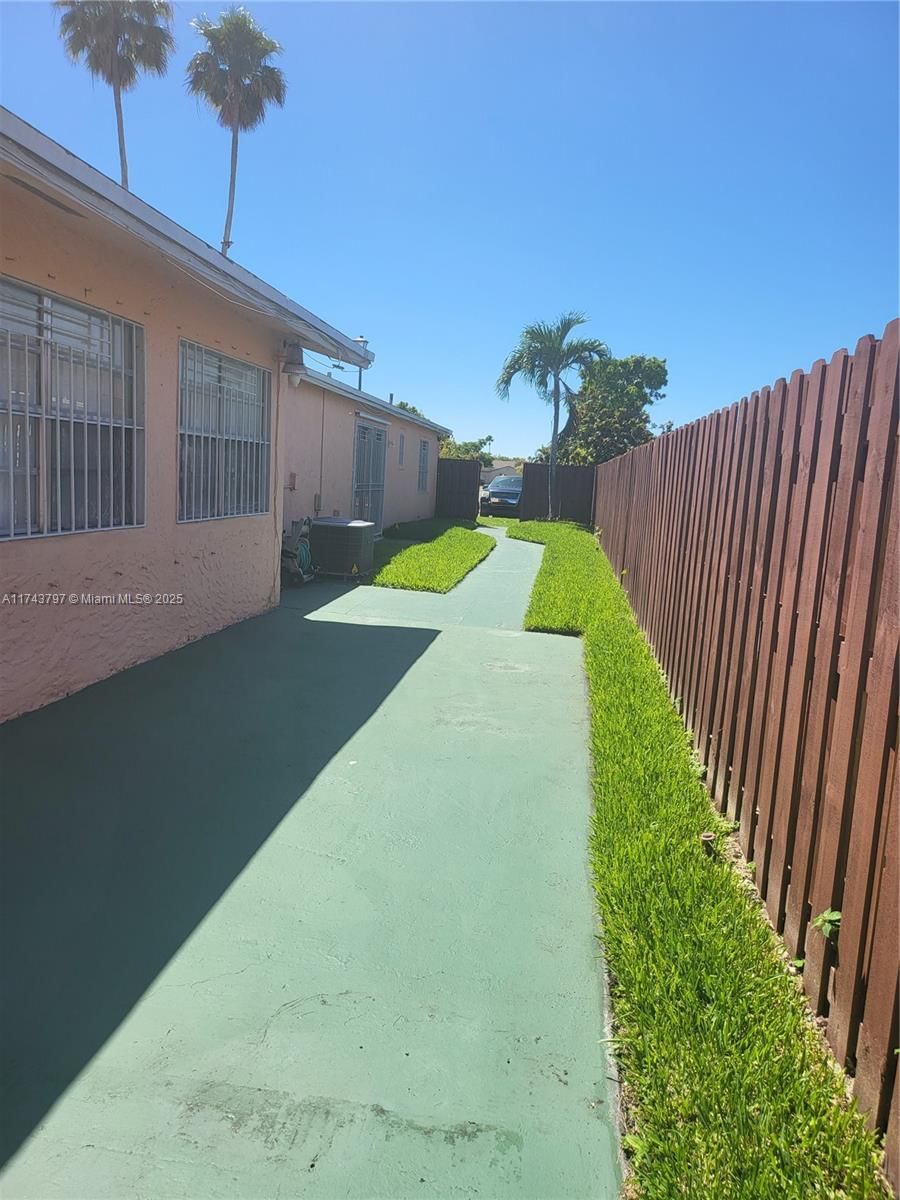 Real estate property located at 6771 199th Ter, Miami-dade, Country Lake Homes 2nd Ad, Hialeah, FL