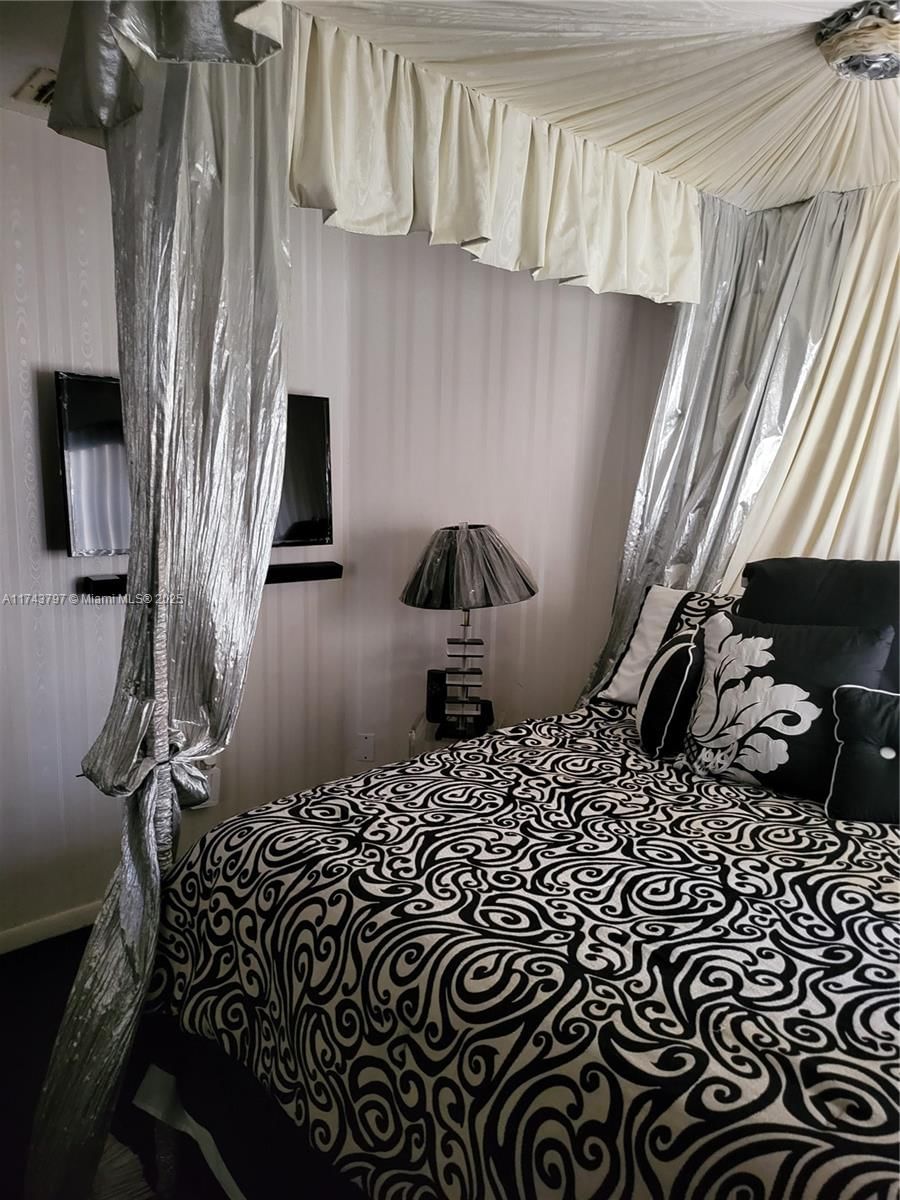 Real estate property located at 6771 199th Ter, Miami-dade, Country Lake Homes 2nd Ad, Hialeah, FL