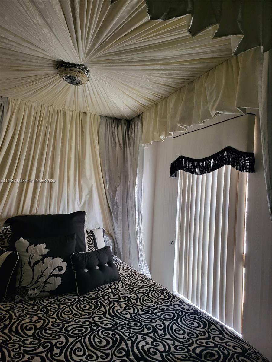 Real estate property located at 6771 199th Ter, Miami-dade, Country Lake Homes 2nd Ad, Hialeah, FL
