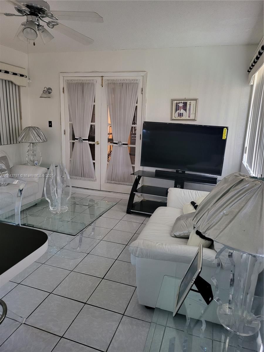 Real estate property located at 6771 199th Ter, Miami-dade, Country Lake Homes 2nd Ad, Hialeah, FL