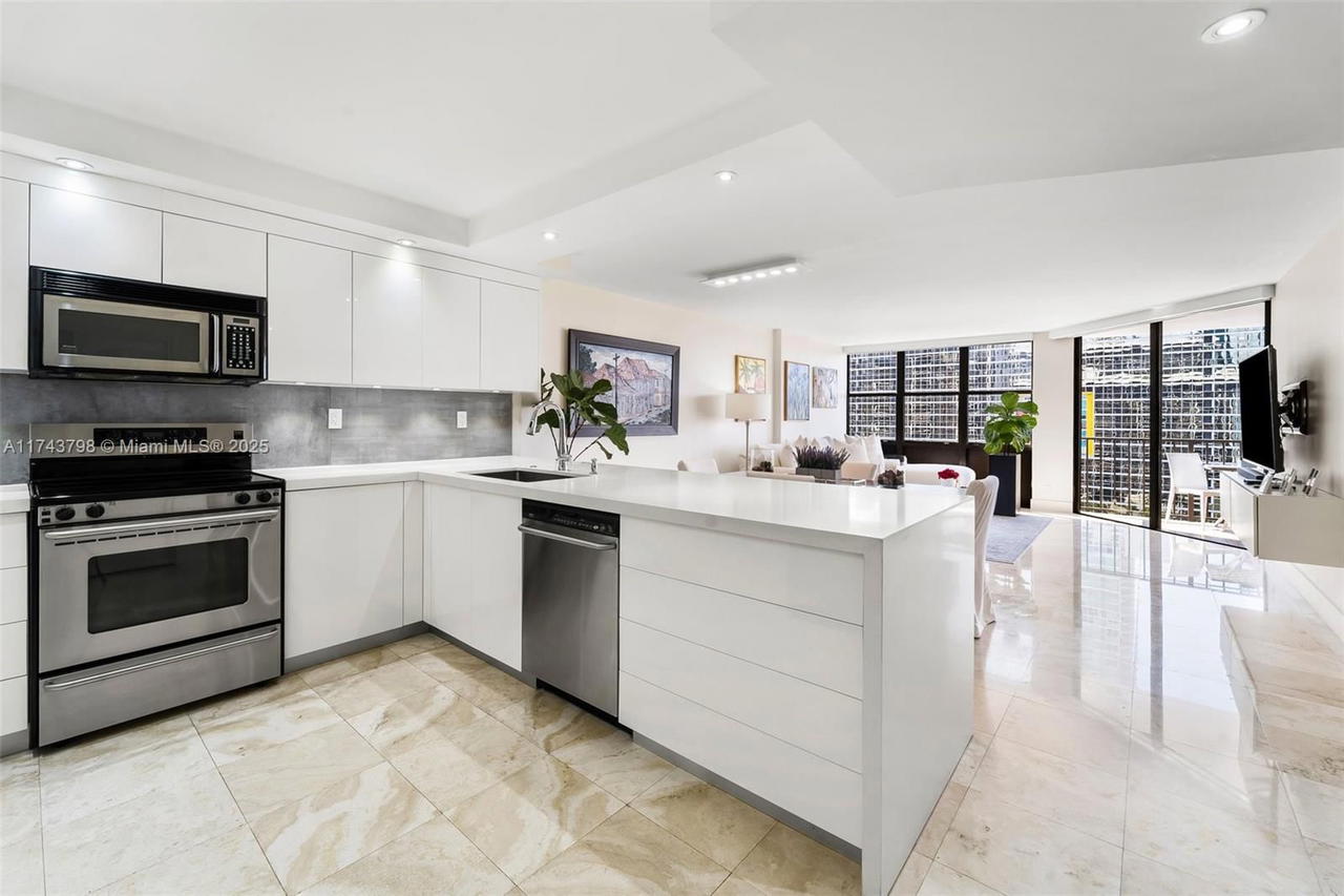 Real estate property located at 1915 Brickell Ave C1412, Miami-dade, Brickell Place Phase Ii C, Miami, FL