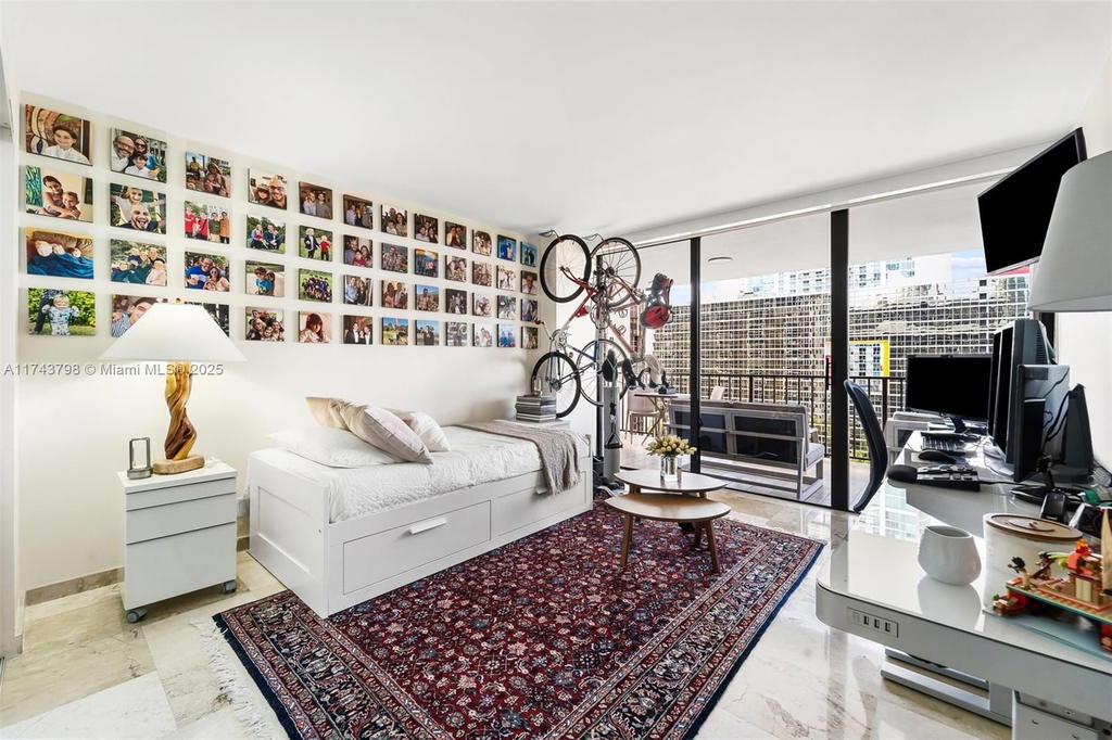 Real estate property located at 1915 Brickell Ave C1412, Miami-dade, Brickell Place Phase Ii C, Miami, FL