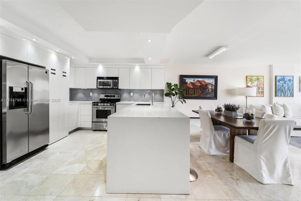 Real estate property located at 1915 Brickell Ave C1412, Miami-dade, Brickell Place Phase Ii C, Miami, FL