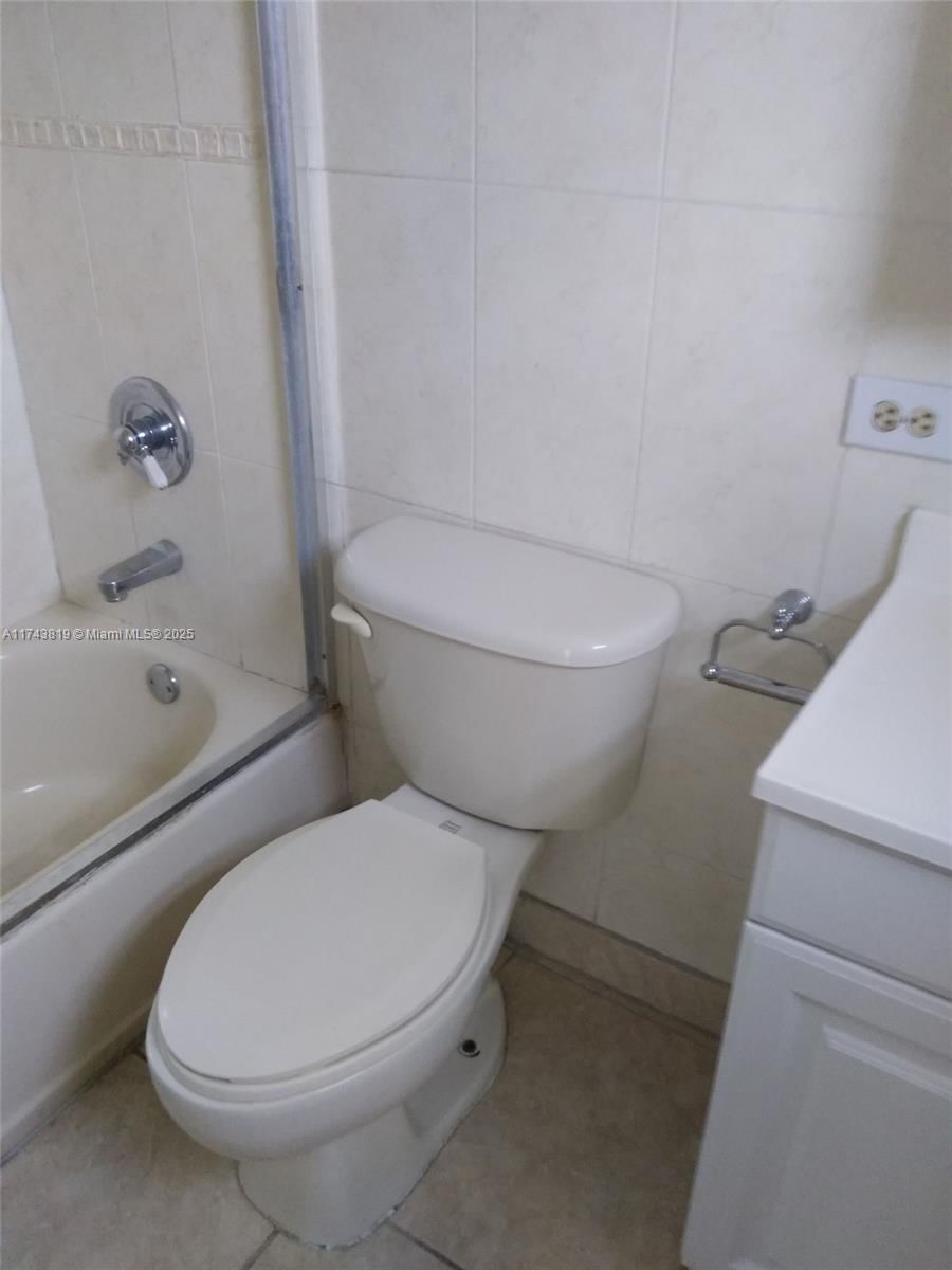 Real estate property located at 16909 Bay Rd #310, Miami-dade, Plaza Of Americas Condo P, Sunny Isles Beach, FL