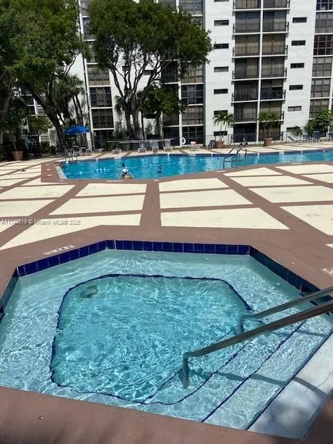 Real estate property located at 16909 Bay Rd #310, Miami-dade, Plaza Of Americas Condo P, Sunny Isles Beach, FL