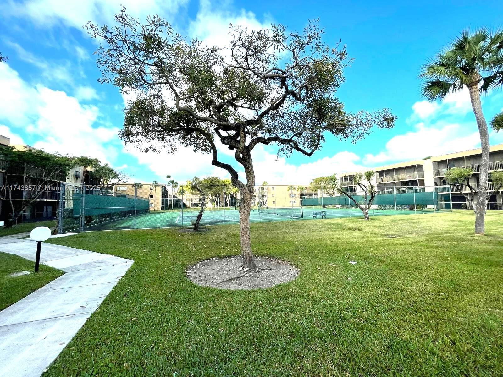 Real estate property located at 8415 107th Ave #363W, Miami-dade, Kendall Acres West Condo, Miami, FL