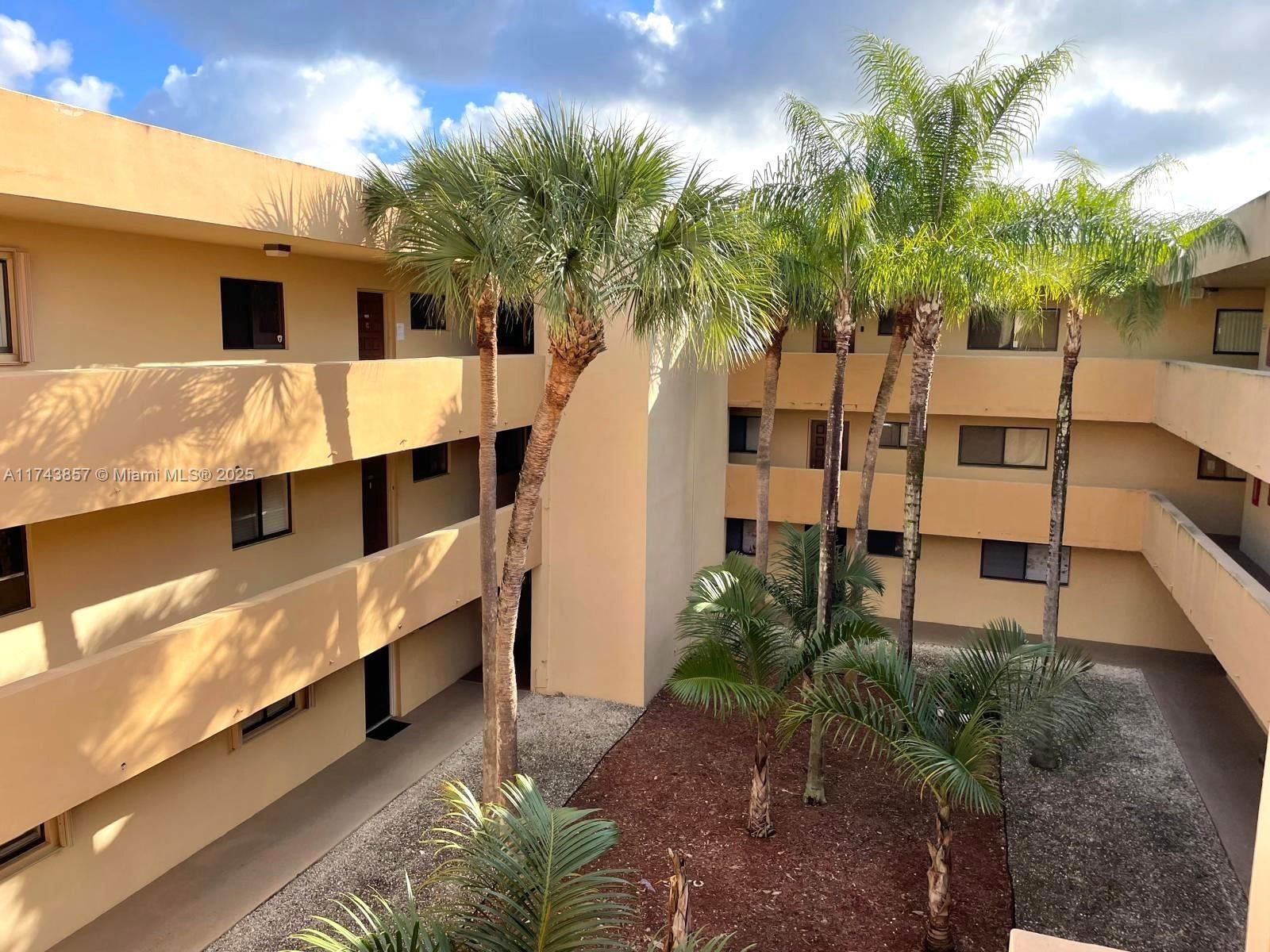 Real estate property located at 8415 107th Ave #363W, Miami-dade, Kendall Acres West Condo, Miami, FL