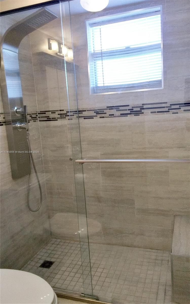 Real estate property located at 206 10th St #406, Broward, Meadowbrook Lakes Condo, Dania Beach, FL