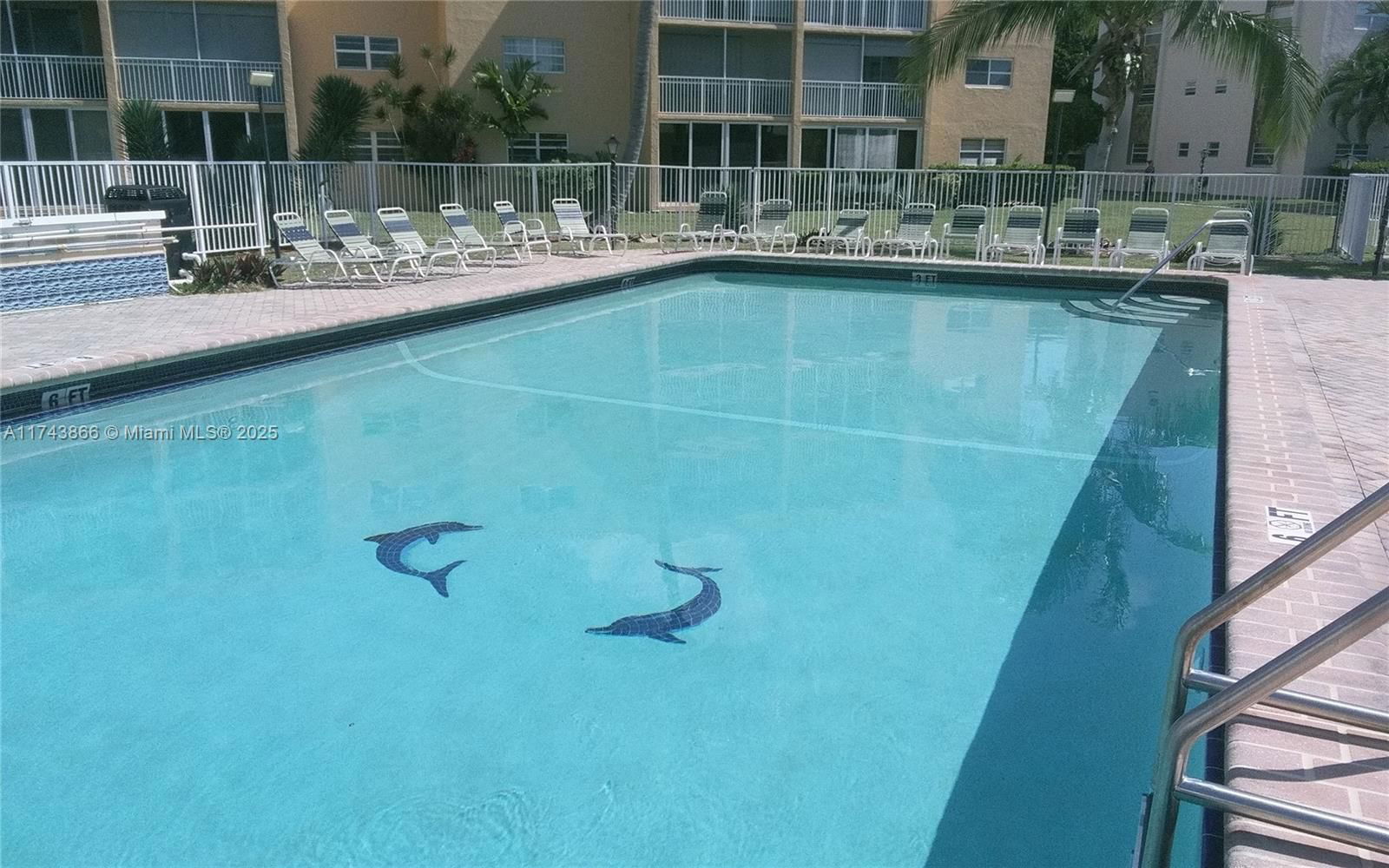 Real estate property located at 206 10th St #406, Broward, Meadowbrook Lakes Condo, Dania Beach, FL