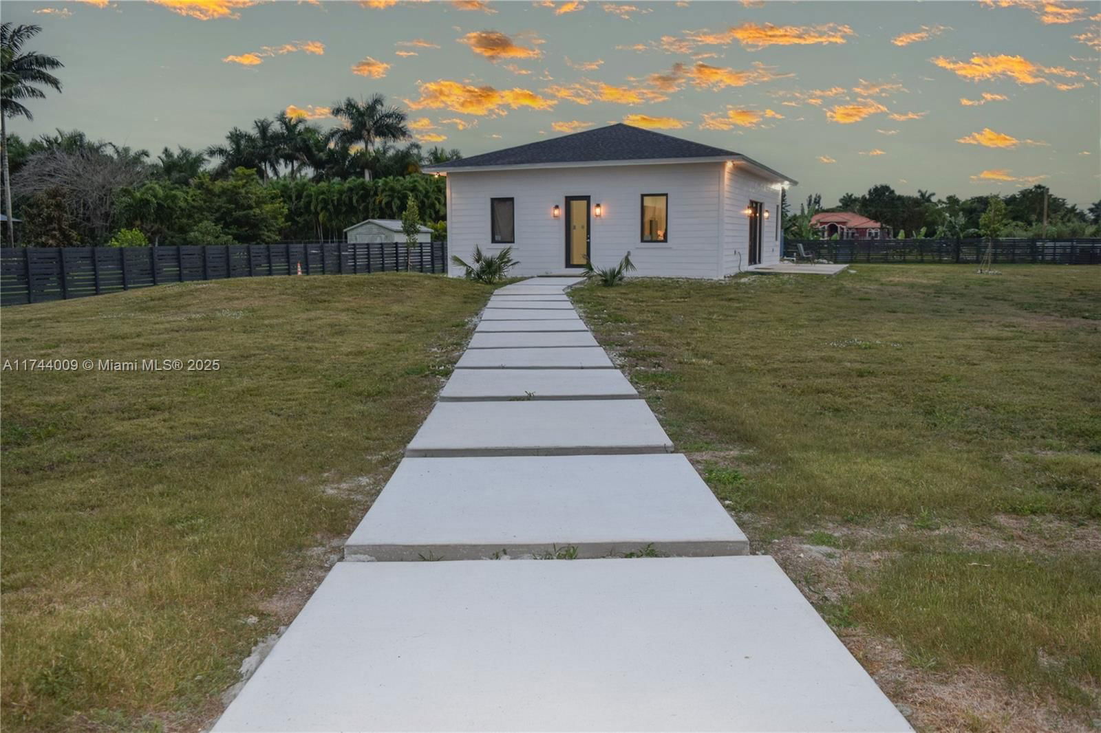 Real estate property located at 19620 206 Street, Miami-dade, Rola Estates, Miami, FL