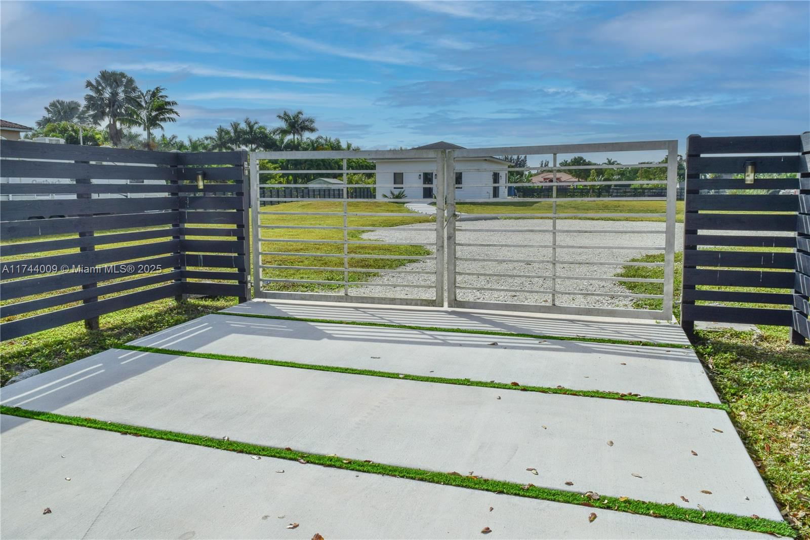 Real estate property located at 19620 206 Street, Miami-dade, Rola Estates, Miami, FL