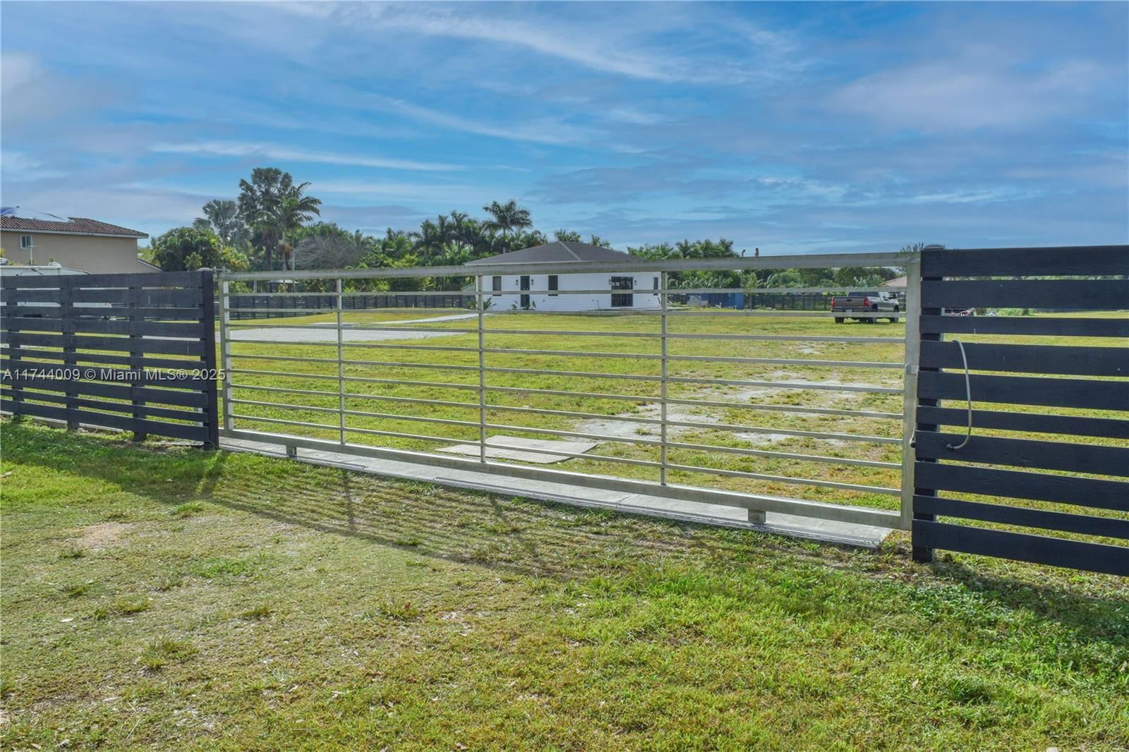 Real estate property located at 19620 206 Street, Miami-dade, Rola Estates, Miami, FL