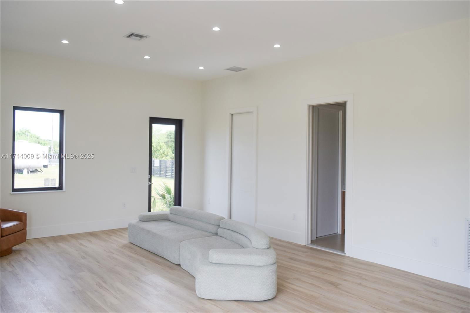 Real estate property located at 19620 206 Street, Miami-dade, Rola Estates, Miami, FL
