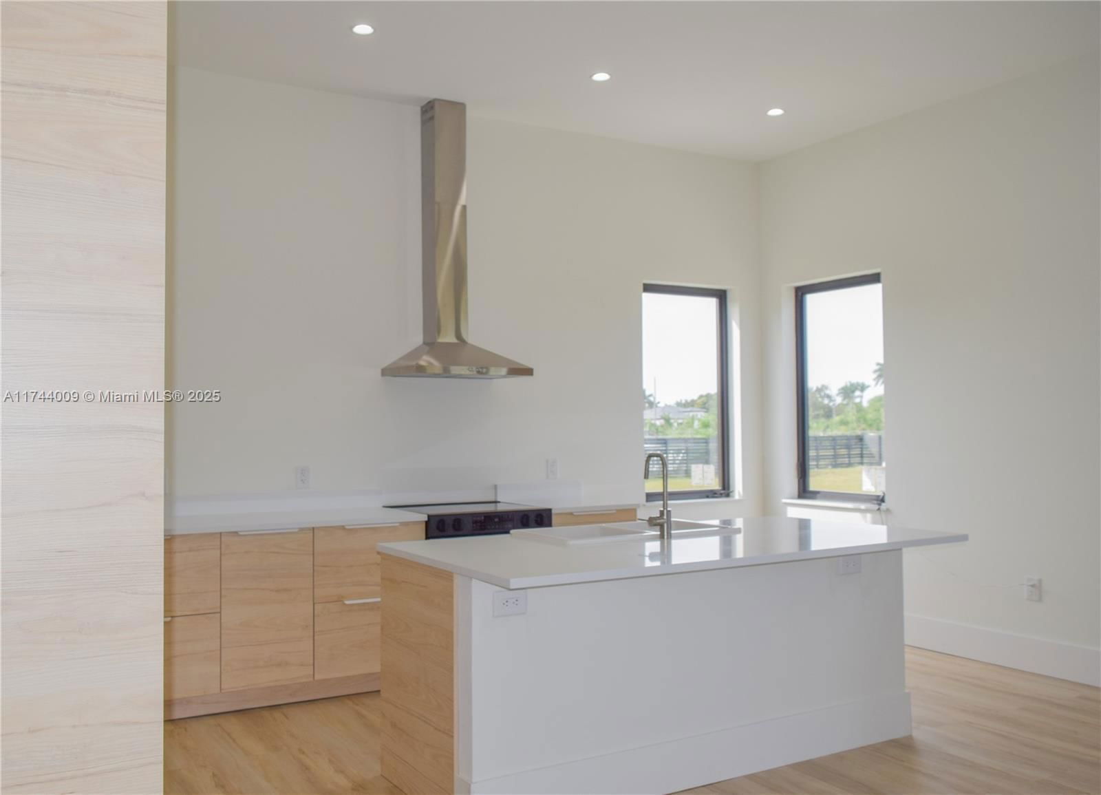 Real estate property located at 19620 206 Street, Miami-dade, Rola Estates, Miami, FL