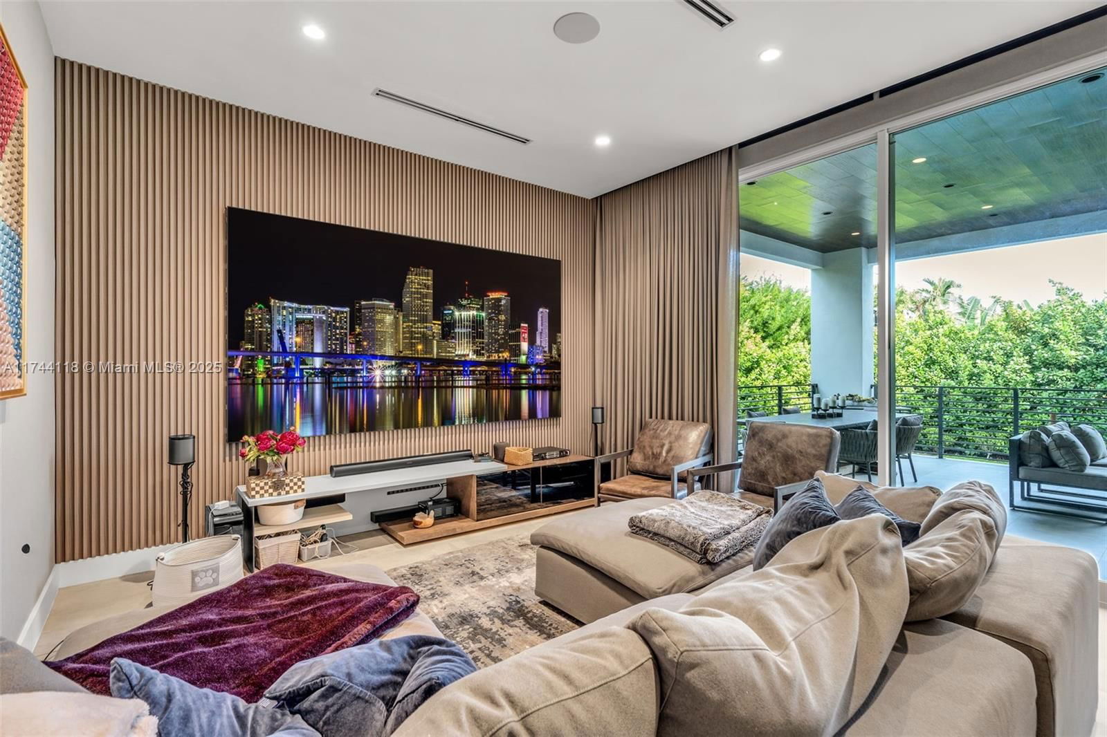 Real estate property located at 285 Mashta Dr, Miami-dade, Biscayne Key Estates, Key Biscayne, FL