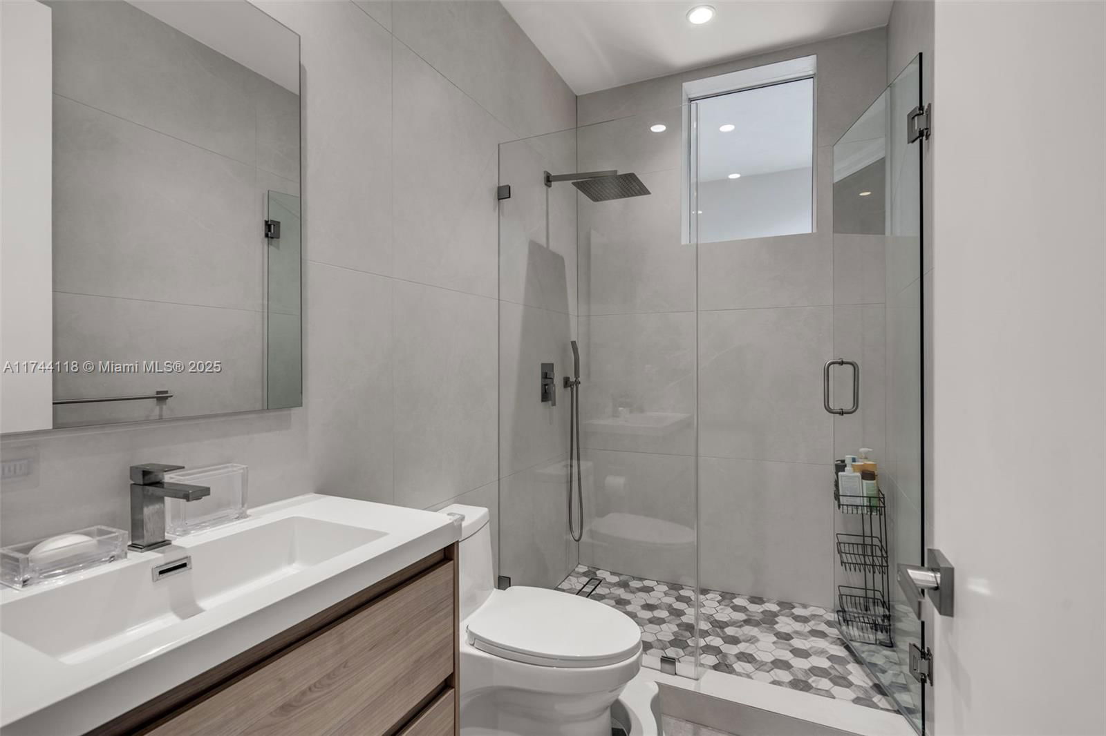 Real estate property located at 285 Mashta Dr, Miami-dade, Biscayne Key Estates, Key Biscayne, FL