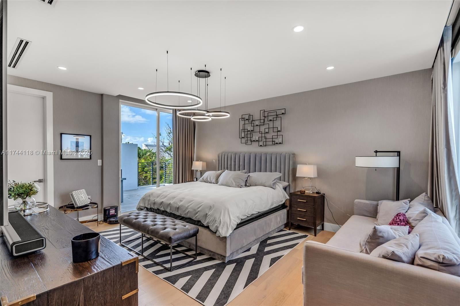 Real estate property located at 285 Mashta Dr, Miami-dade, Biscayne Key Estates, Key Biscayne, FL