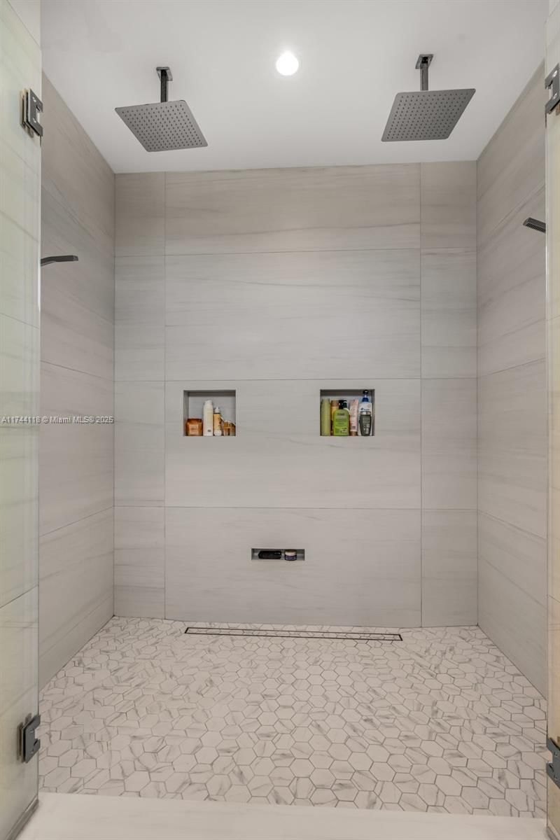 Real estate property located at 285 Mashta Dr, Miami-dade, Biscayne Key Estates, Key Biscayne, FL
