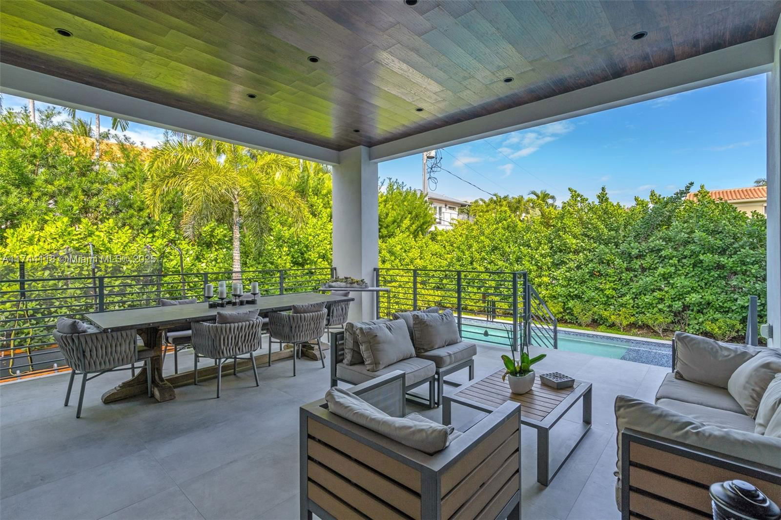 Real estate property located at 285 Mashta Dr, Miami-dade, Biscayne Key Estates, Key Biscayne, FL