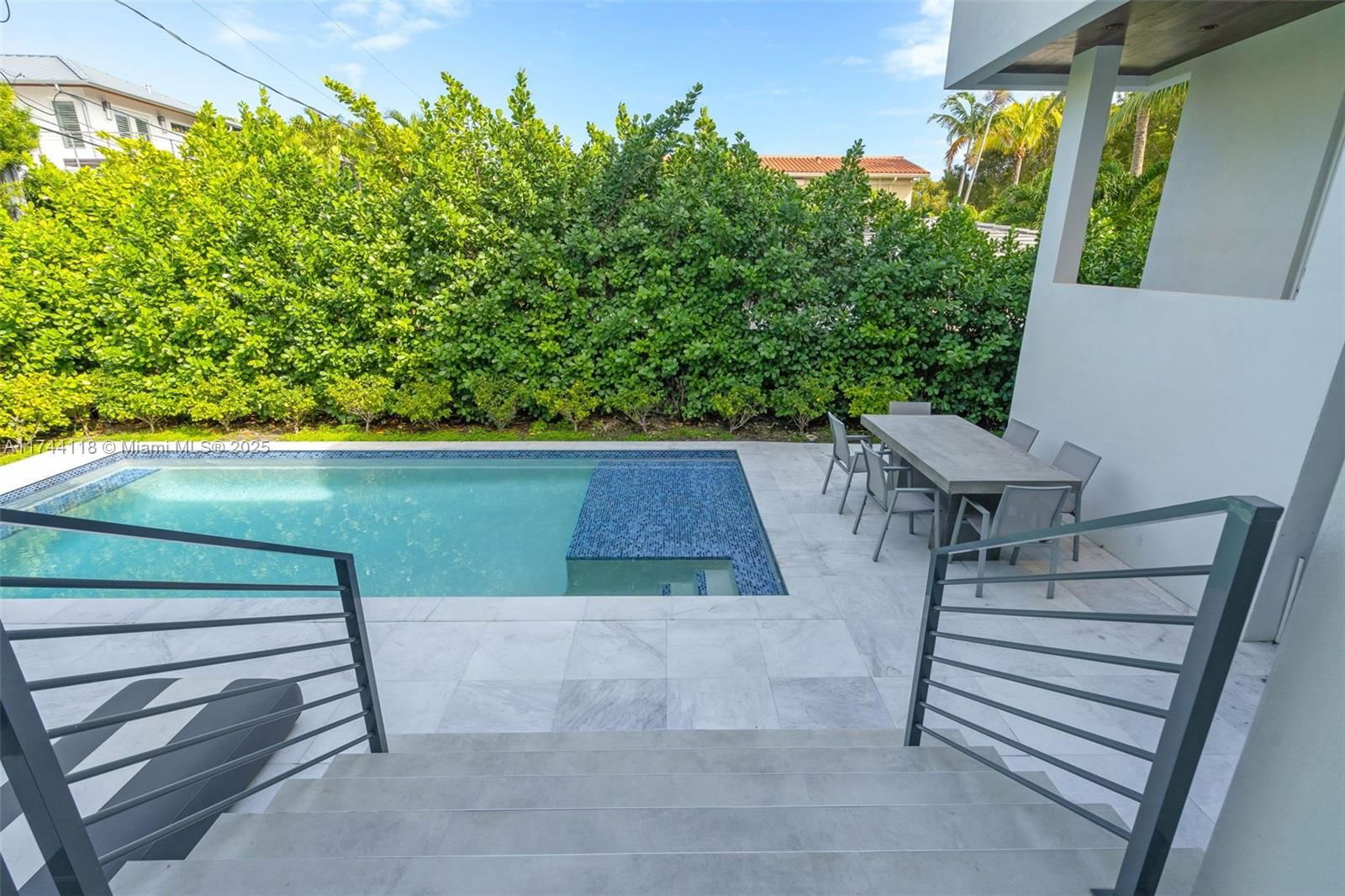 Real estate property located at 285 Mashta Dr, Miami-dade, Biscayne Key Estates, Key Biscayne, FL