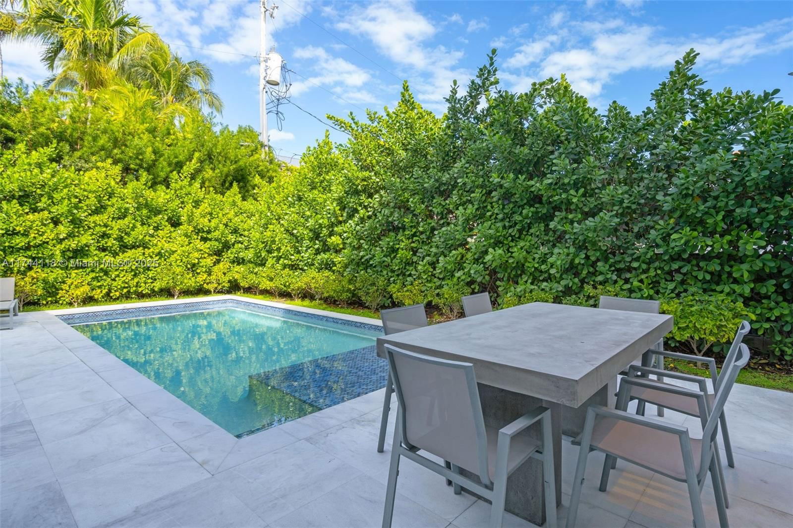 Real estate property located at 285 Mashta Dr, Miami-dade, Biscayne Key Estates, Key Biscayne, FL