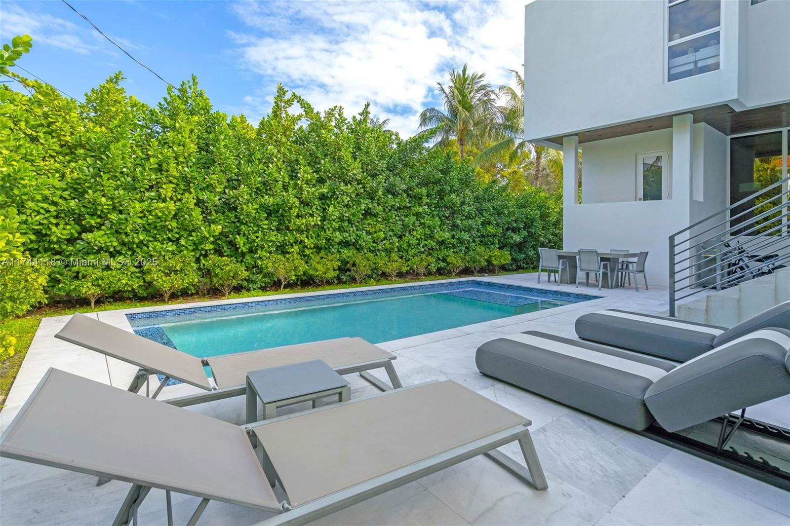 Real estate property located at 285 Mashta Dr, Miami-dade, Biscayne Key Estates, Key Biscayne, FL