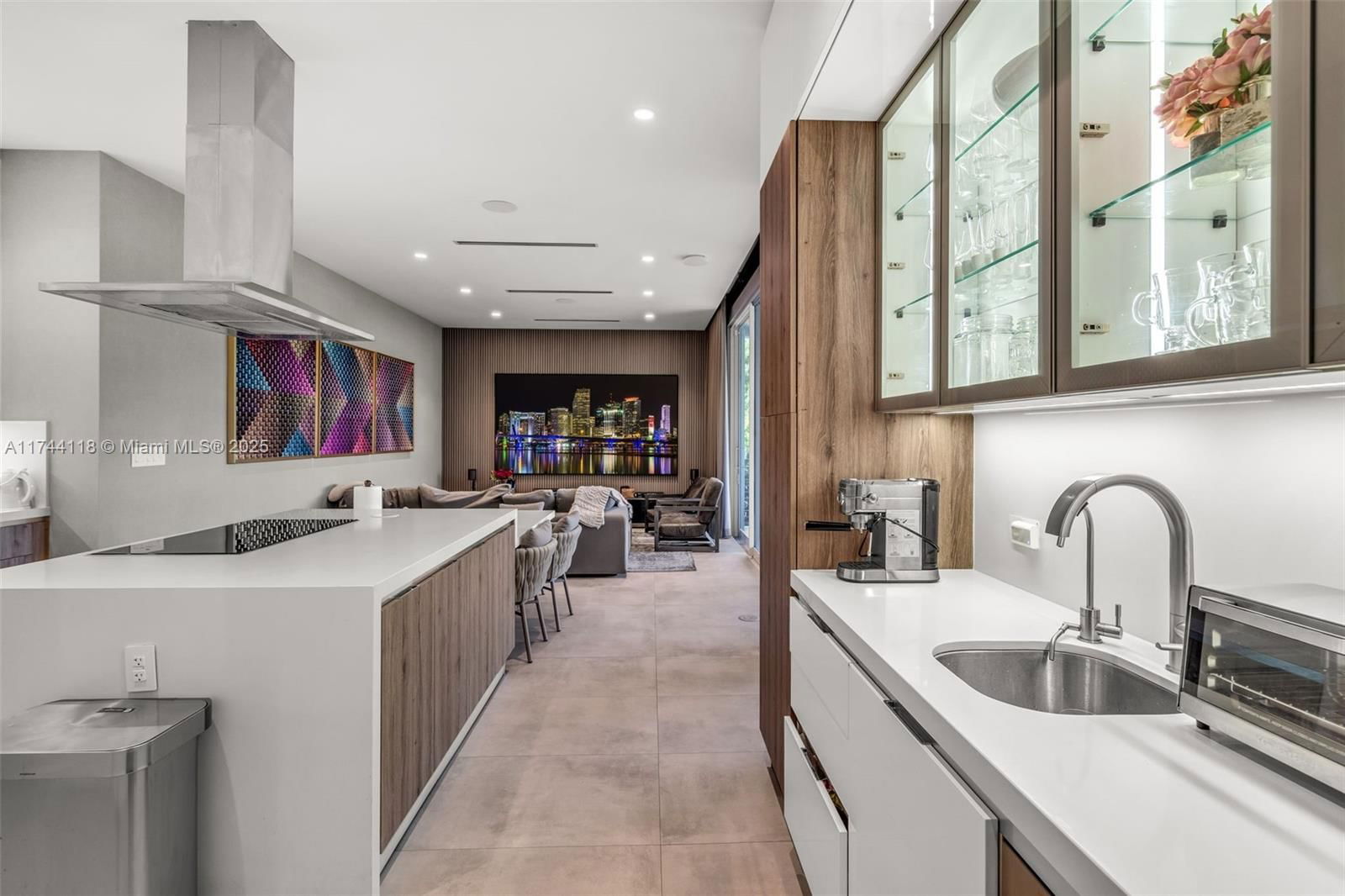 Real estate property located at 285 Mashta Dr, Miami-dade, Biscayne Key Estates, Key Biscayne, FL