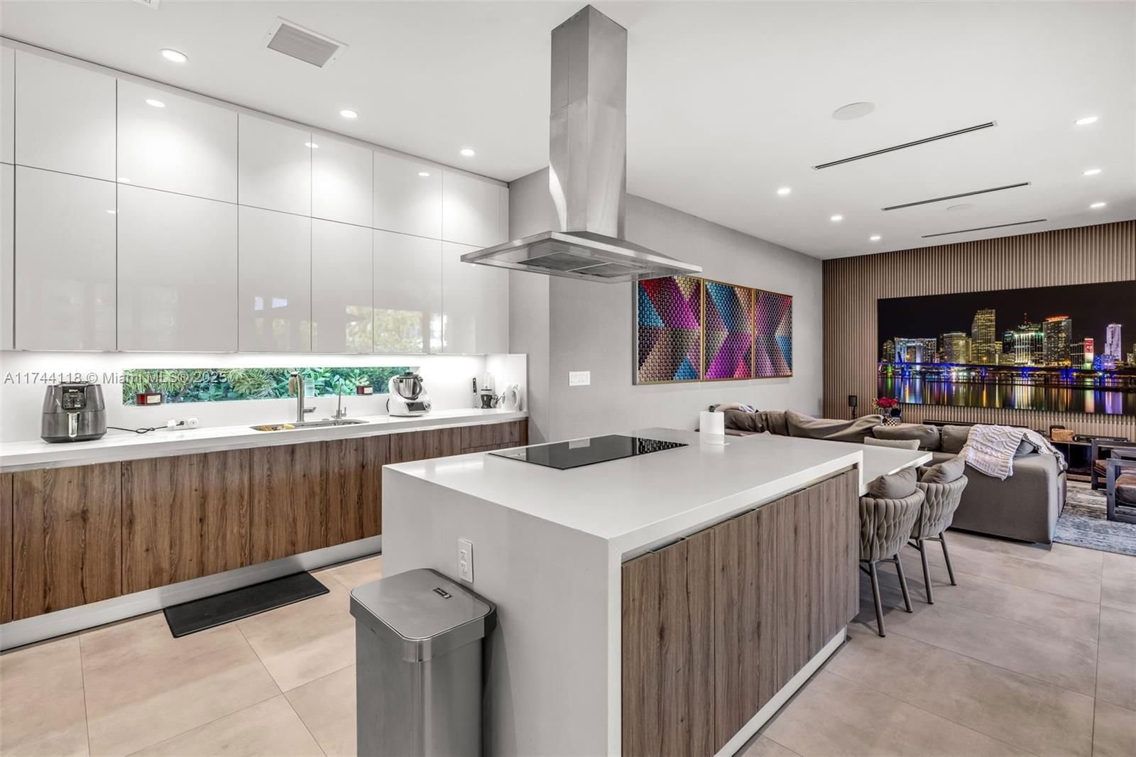 Real estate property located at 285 Mashta Dr, Miami-dade, Biscayne Key Estates, Key Biscayne, FL