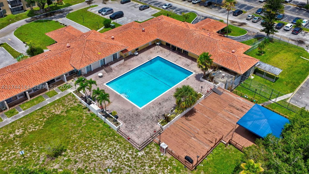 Real estate property located at 4174 Inverrary Drive #706, Broward, The Manors Of Inverarry, Lauderhill, FL