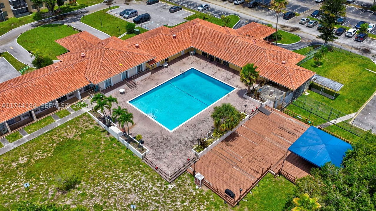 Real estate property located at 4174 Inverrary Drive #706, Broward, The Manors Of Inverarry, Lauderhill, FL