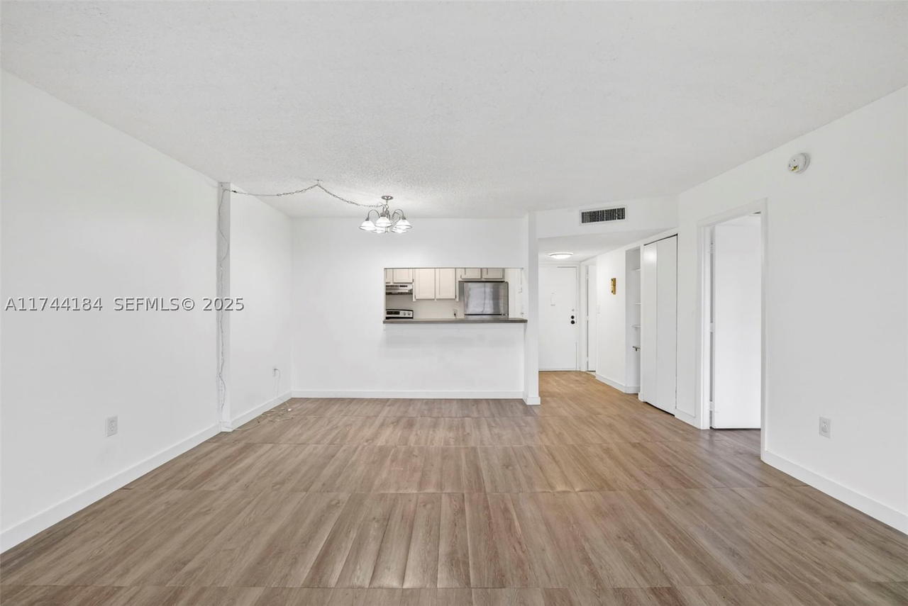 Real estate property located at 4174 Inverrary Drive #706, Broward, The Manors Of Inverarry, Lauderhill, FL