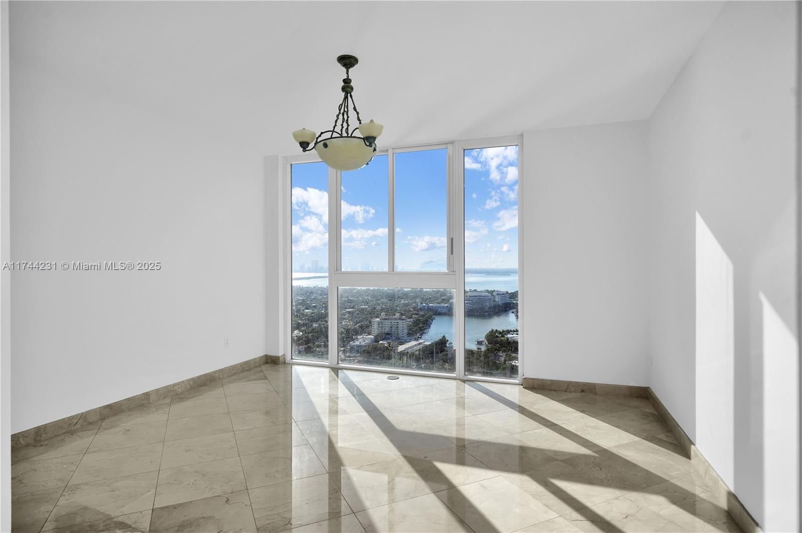 Real estate property located at 4779 Collins Ave #3507, Miami-dade, Blue Diamond Condo, Miami Beach, FL
