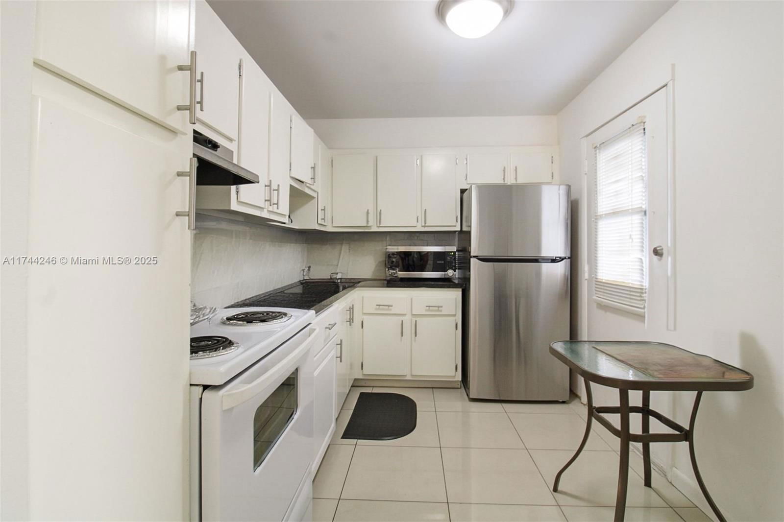 Real estate property located at 3475 Country Club Dr #105, Miami-dade, Ensenada Condo Bldg E-ii, Aventura, FL