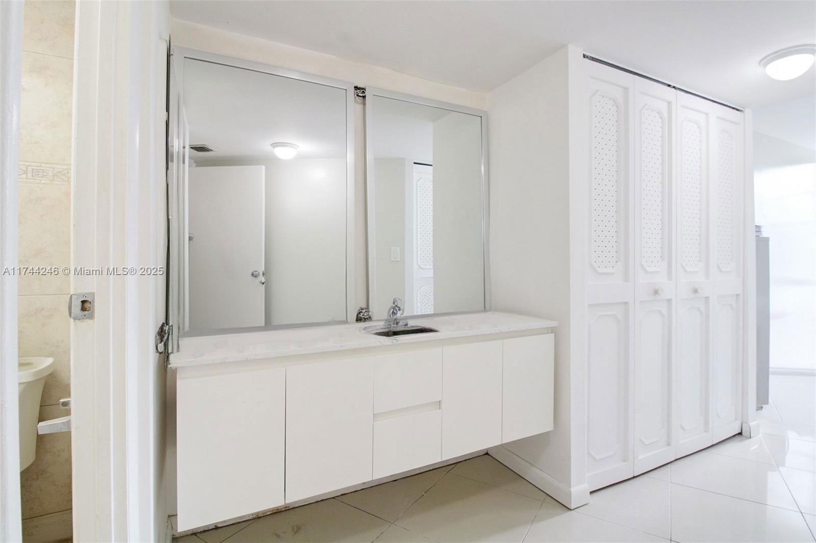 Real estate property located at 3475 Country Club Dr #105, Miami-dade, Ensenada Condo Bldg E-ii, Aventura, FL
