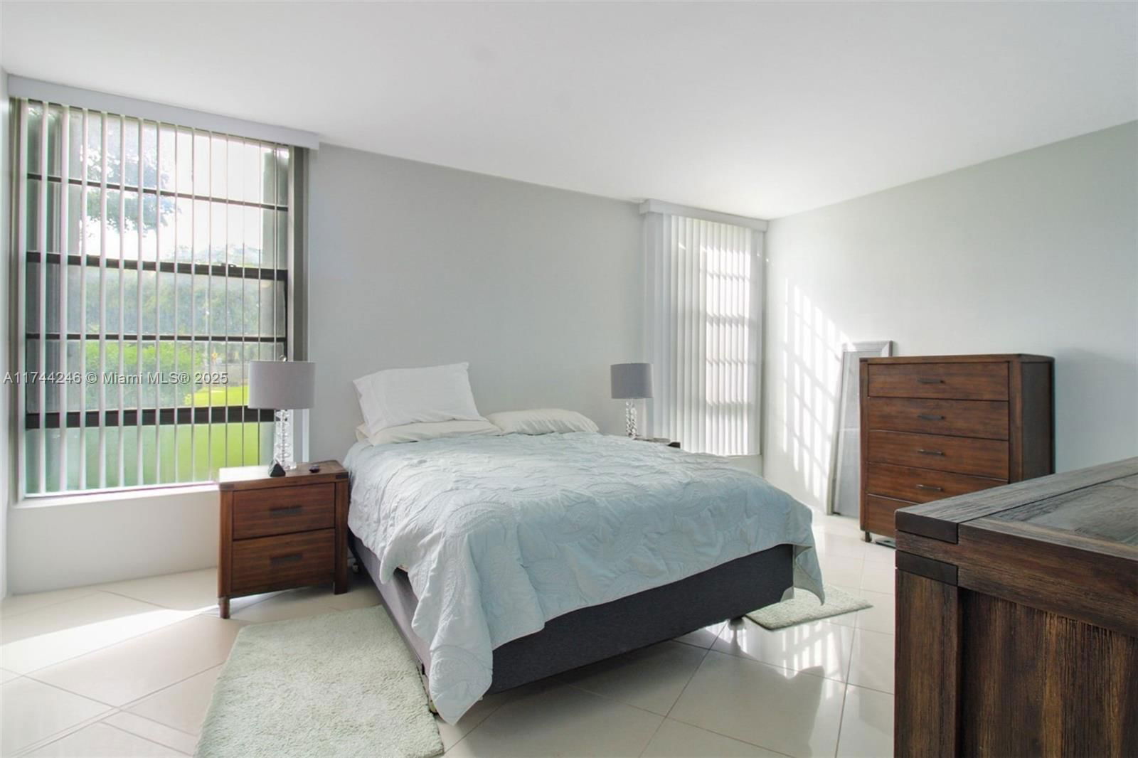 Real estate property located at 3475 Country Club Dr #105, Miami-dade, Ensenada Condo Bldg E-ii, Aventura, FL